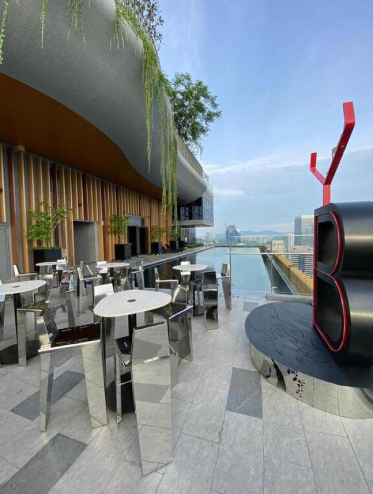 Ceylonz Suites Kl Tower View Bukit Bintang Kuala Lumpur Buitenkant foto